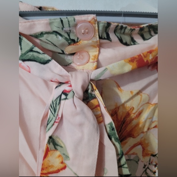 LG Hula Verdue Knotted Shorts - Picture 3 of 6